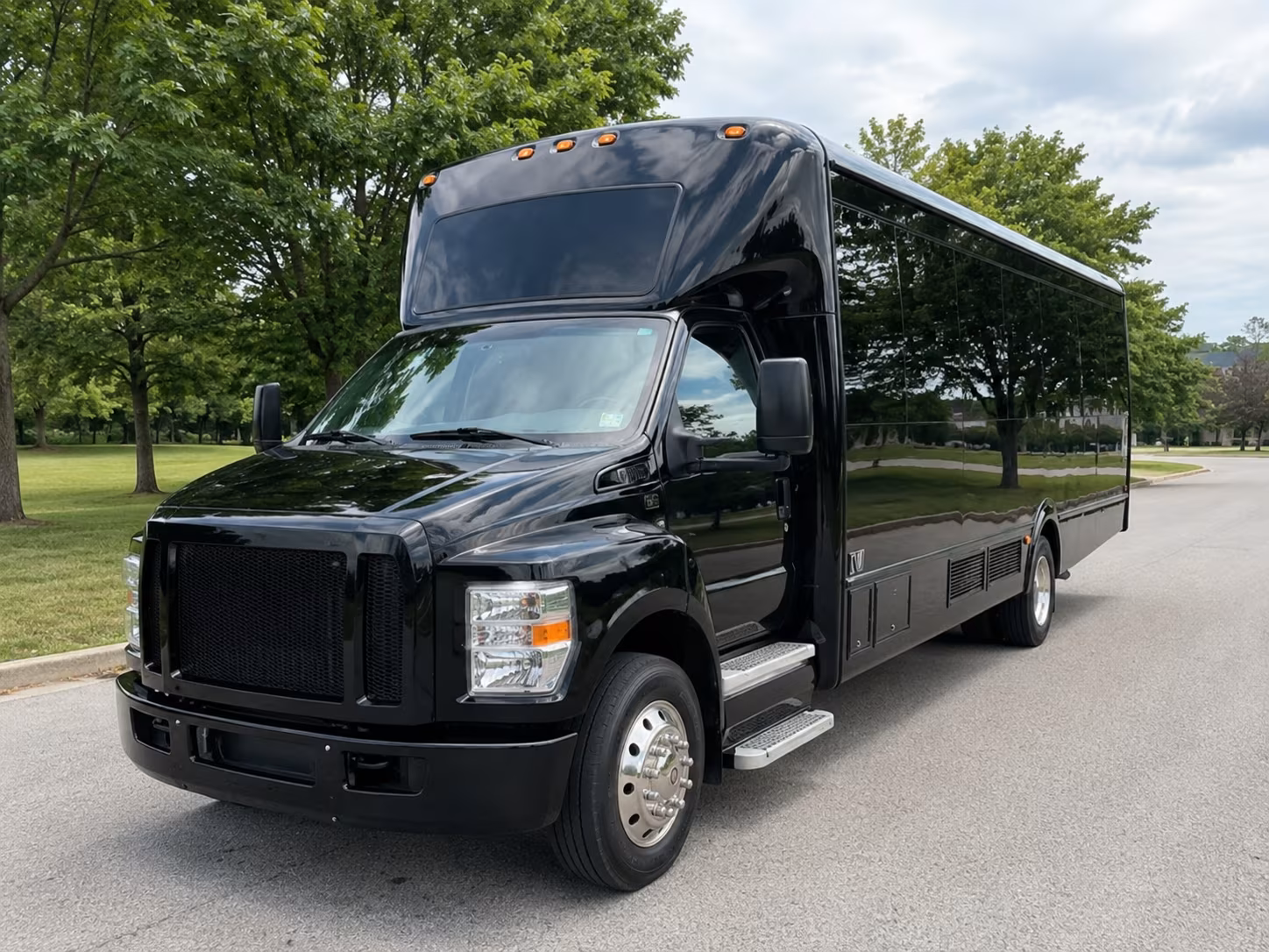 25 Passenger Party Bus