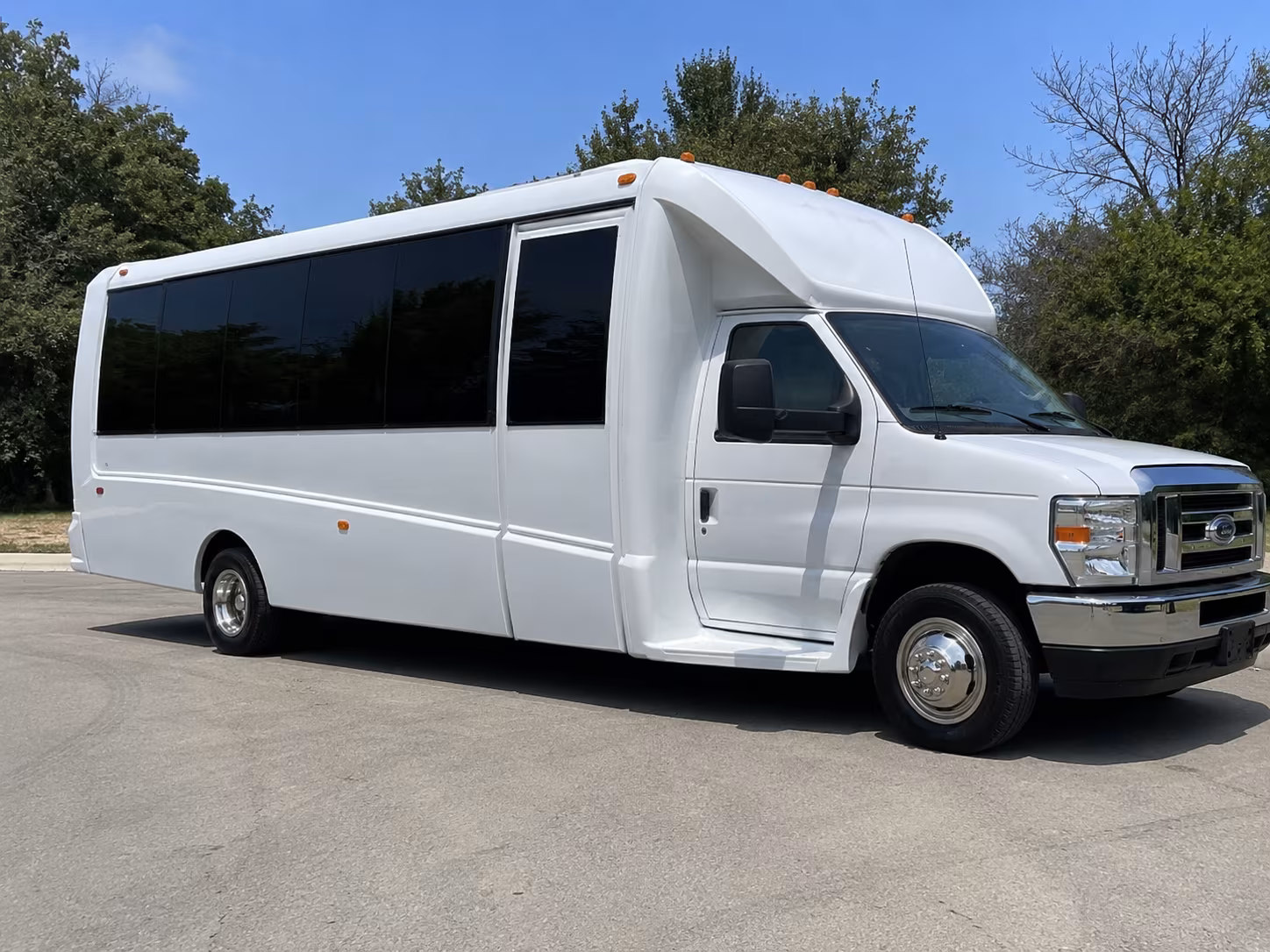 Sacramento Birthday, Sweet 16, & Quinceañera Party Bus Rentals