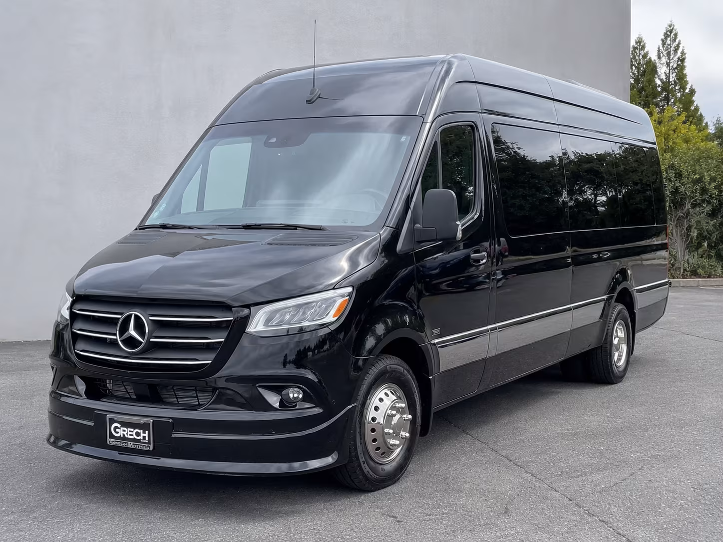 14 Passenger Sprinter Limo Exterior